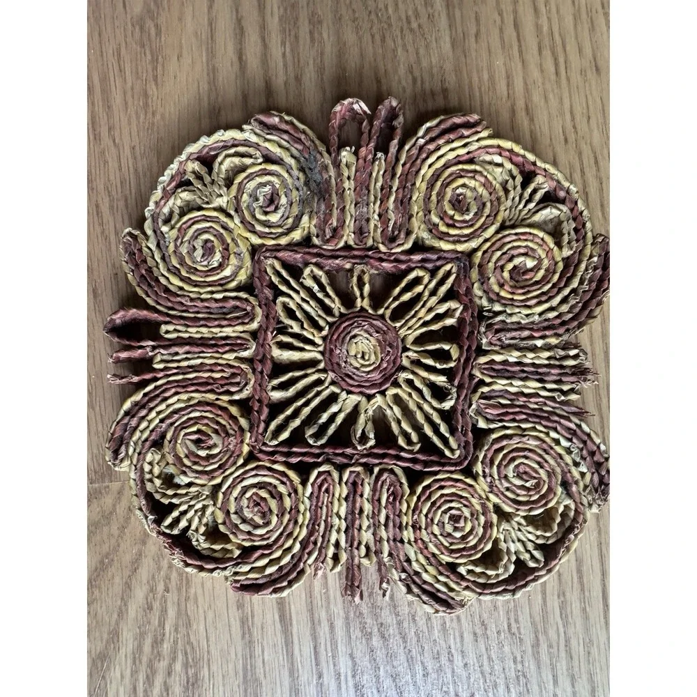 Vtg 70s Woven Straw Raffia Trivet Set 2 Boho Wall Art Floral‎ Scroll Hot Pad